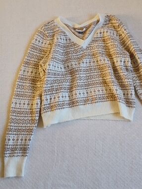aeo ♡ knit cropped long sleeve vneck sweater american eagle 1377 neutral large